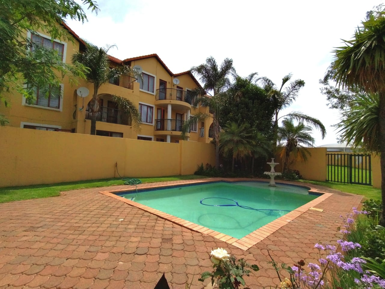 2 Bedroom Apartment Sundowner - Randburg