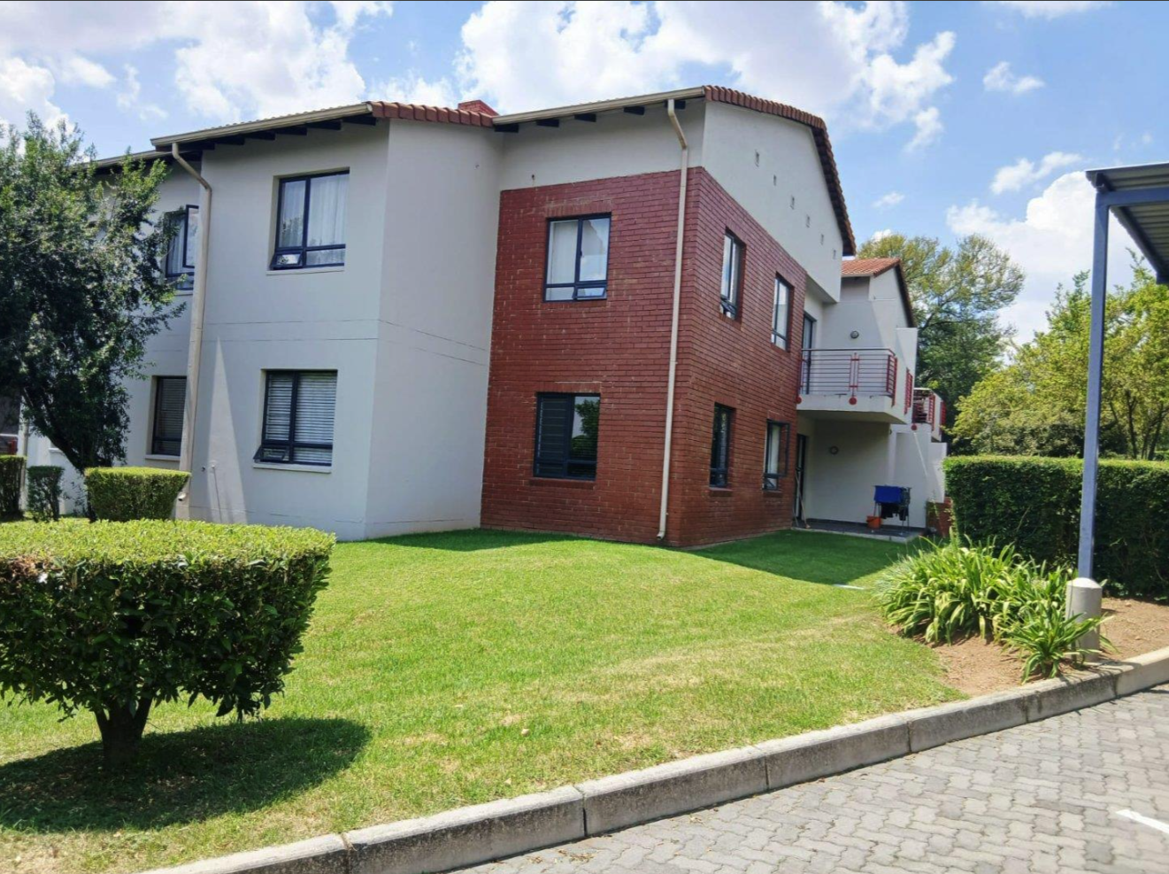 Luxury 2 Bedroom, 2 Bathroom Apartment in Jackal Creek Estate