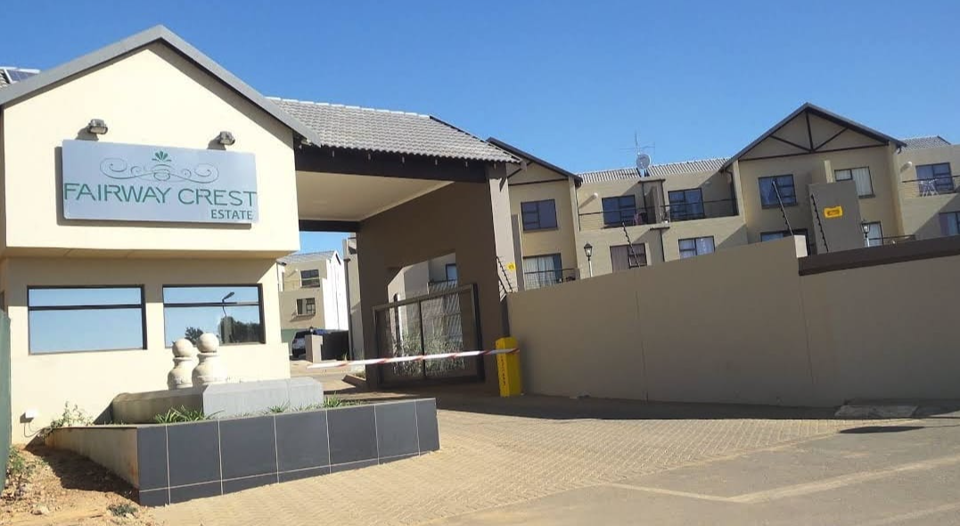 Contemporary apartment near business district